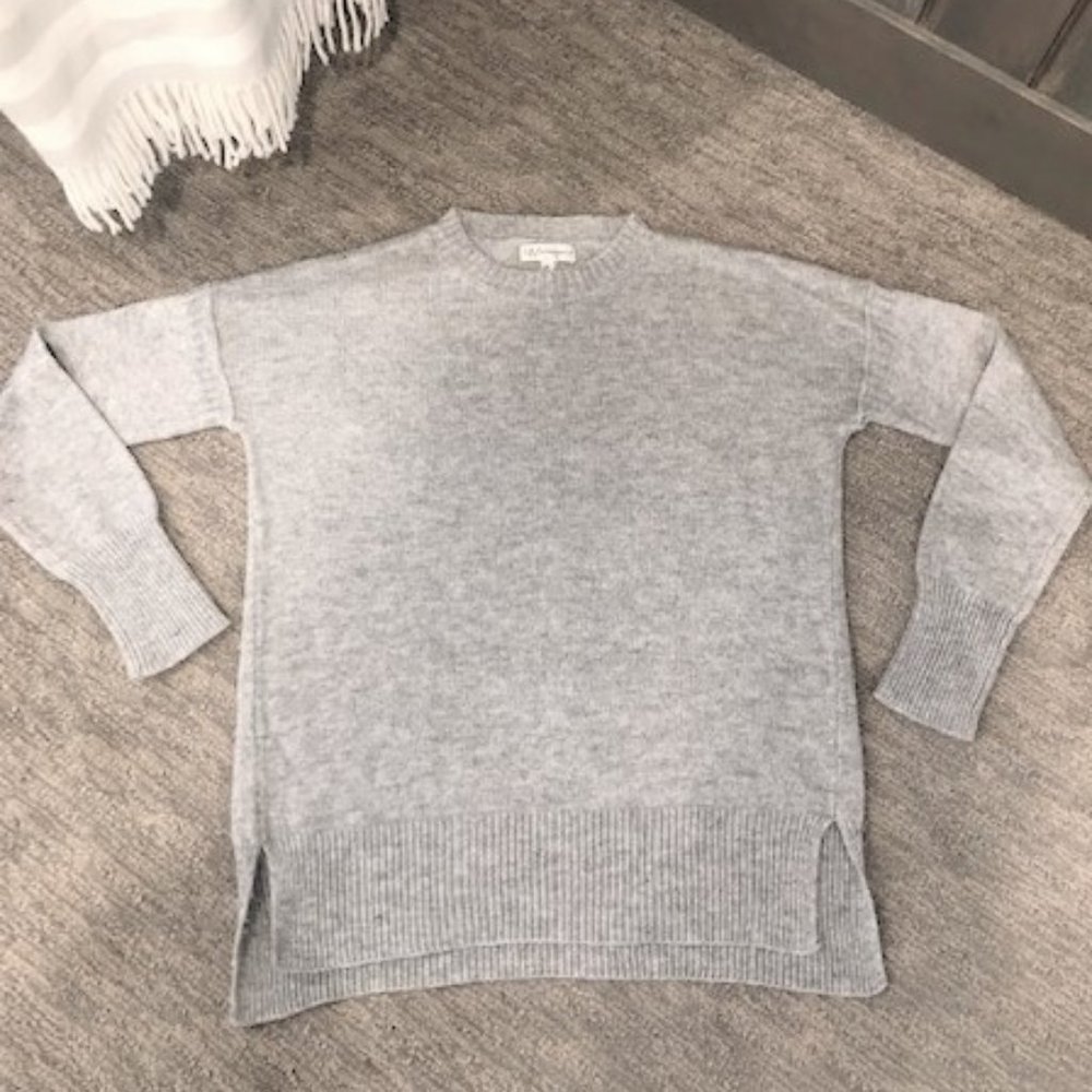 Cozy Neiman Marcus Heather Grey Sweater
